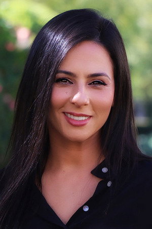 Cover image for Sanaa Kelley