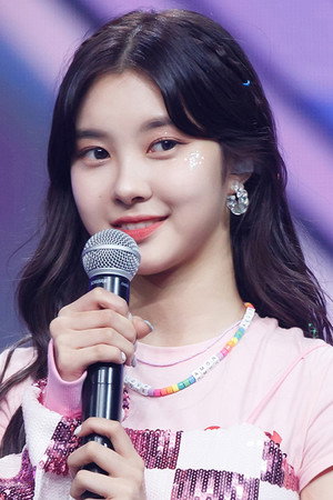 Cover image for 김다연