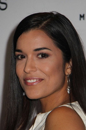 Cover image for Alicia Sixtos