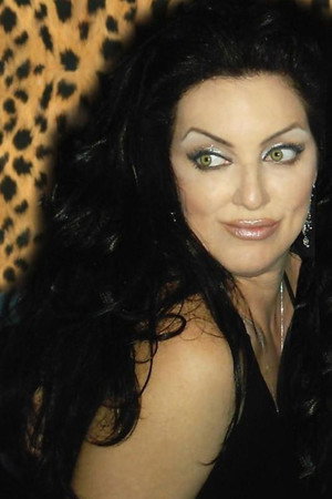 Cover image for Linda Holdahl