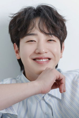 Cover image for Lee Tae-seon
