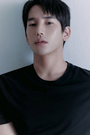 Cover image for 육준서