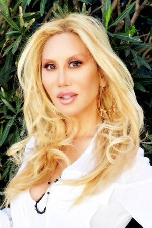Cover image for Tess Broussard