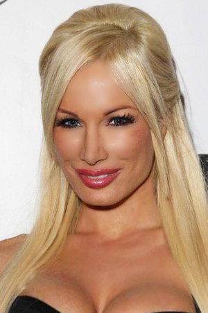 Cover image for Lana Kinnear