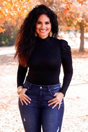 Cover image for Nikki Jones Curtis
