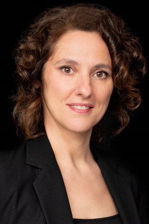 Cover image for María Morales