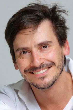 Cover image for Álvaro Espinoza