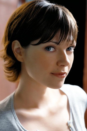 Cover image for Nicole de Boer