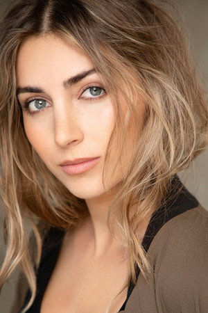 Cover image for Emelia Hartford