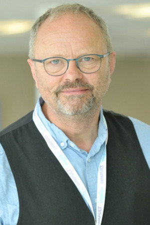 Cover image for Robert Llewellyn