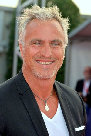 Cover image for David Ginola