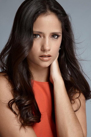 Cover image for Melania Urbina