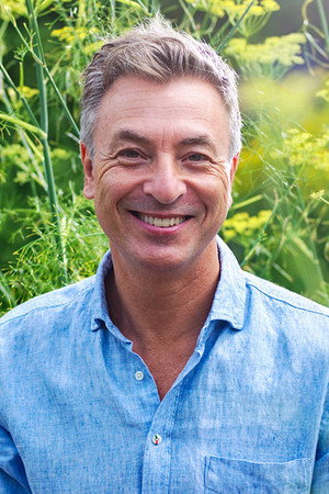 Cover image for Tareq Taylor