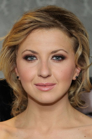 Cover image for Nina Arianda