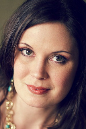 Cover image for Erin Bethea