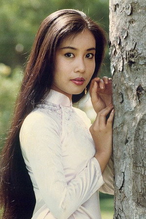 Cover image for Tuyết Ngân