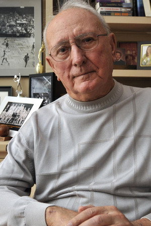 Cover image for Bob Cousy