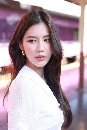 Cover image for เกรซ ฮาร์เปอร์