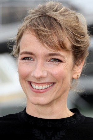 Cover image for Julie-Anne Roth