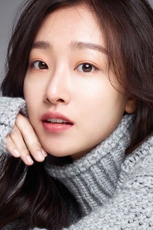 Cover image for 이하영