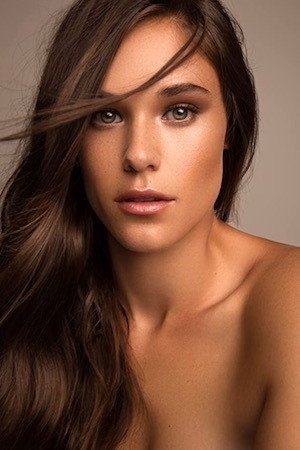 Cover image for Chloe Carabasi