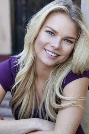 Cover image for Kelli Goss