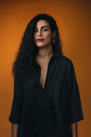 Cover image for Raha Raz