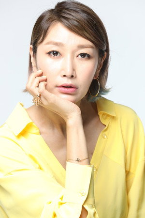 Cover image for 변정수