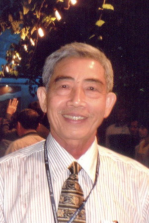 Cover image for Phạm Nguyên Cẩn