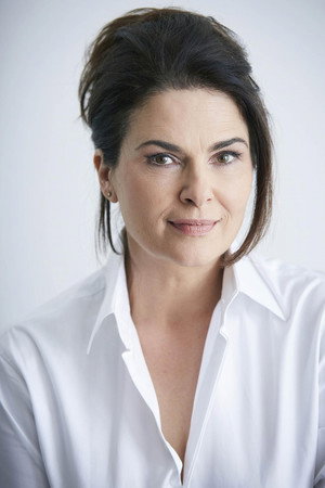 Cover image for Barbara Auer