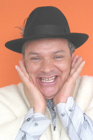 Cover image for Pedro González