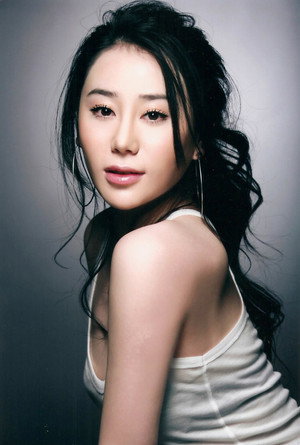 Cover image for 姜欣雨
