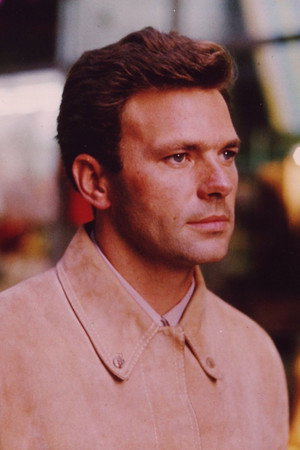 Cover image for Derek Cracknell