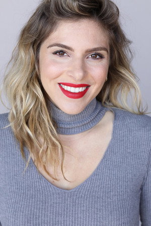 Cover image for Alexa Kahn