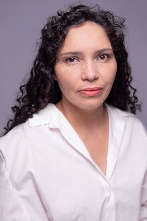 Cover image for Kelly Campêllo