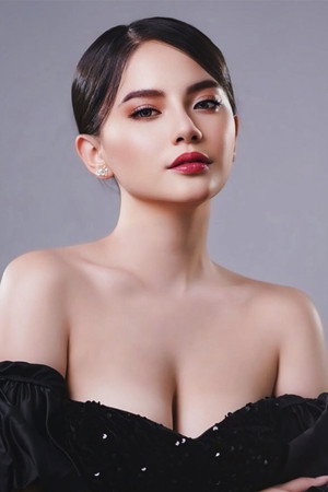 Cover image for Arah Alonzo