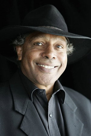 Cover image for Ernie Dingo