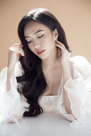 Cover image for Diệu Nhi