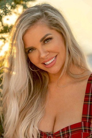 Cover image for Kayla Collins