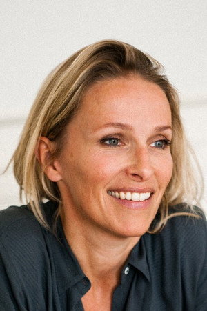 Cover image for Rachel van Bommel