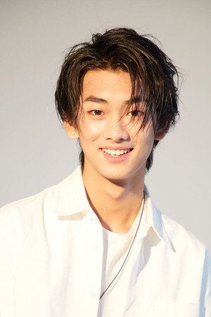 Cover image for Xiaoqian Li