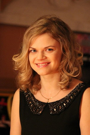 Cover image for Evgeniya Izotova-Potapova
