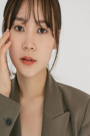 Cover image for Kim Soo-bin