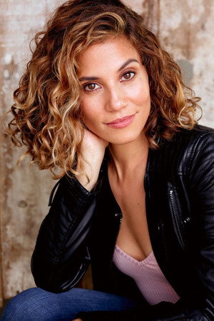 Cover image for Melina Lizette