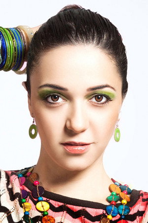 Cover image for Nauheed Cyrusi