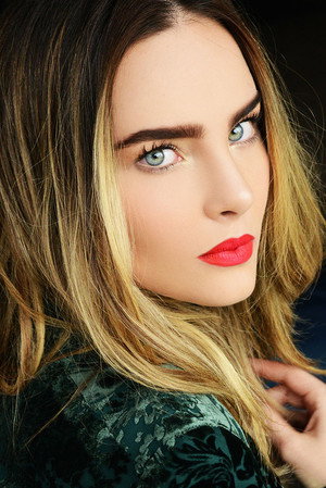 Cover image for Belinda