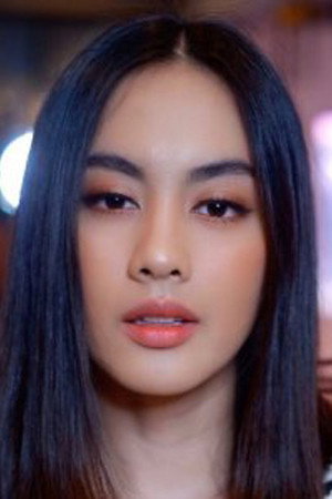 Cover image for อารียา ผลฟูตระกูล