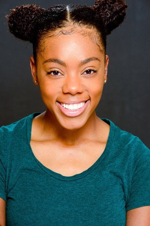 Cover image for Emani White