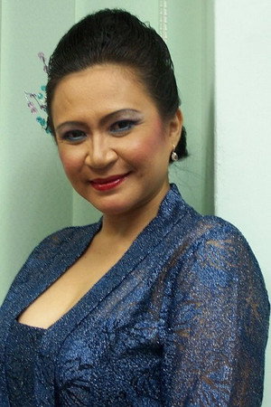 Cover image for Azizah Mahzan