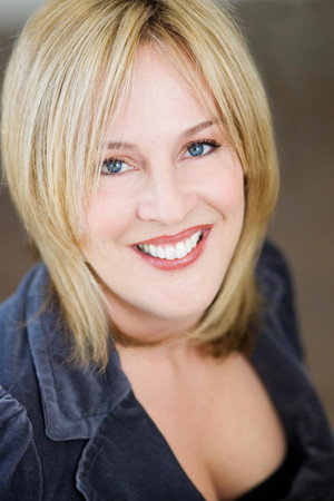 Cover image for Melanie Hutsell